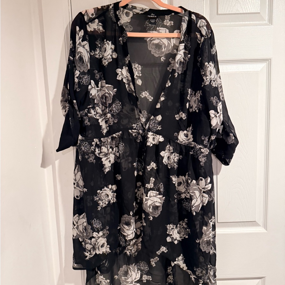 Torrid Black and White Floral Top